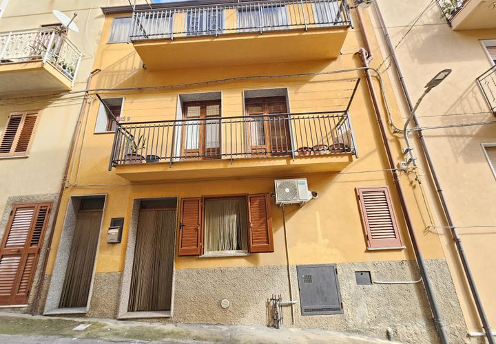 Landsbyhus i Collesano, Palermo, Collesano - € 105.000 | Ref: 10620 - foto 1